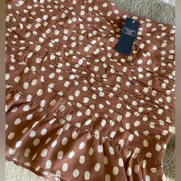 Abercrombie Pink Mini Skirt - Picture 3 of 6